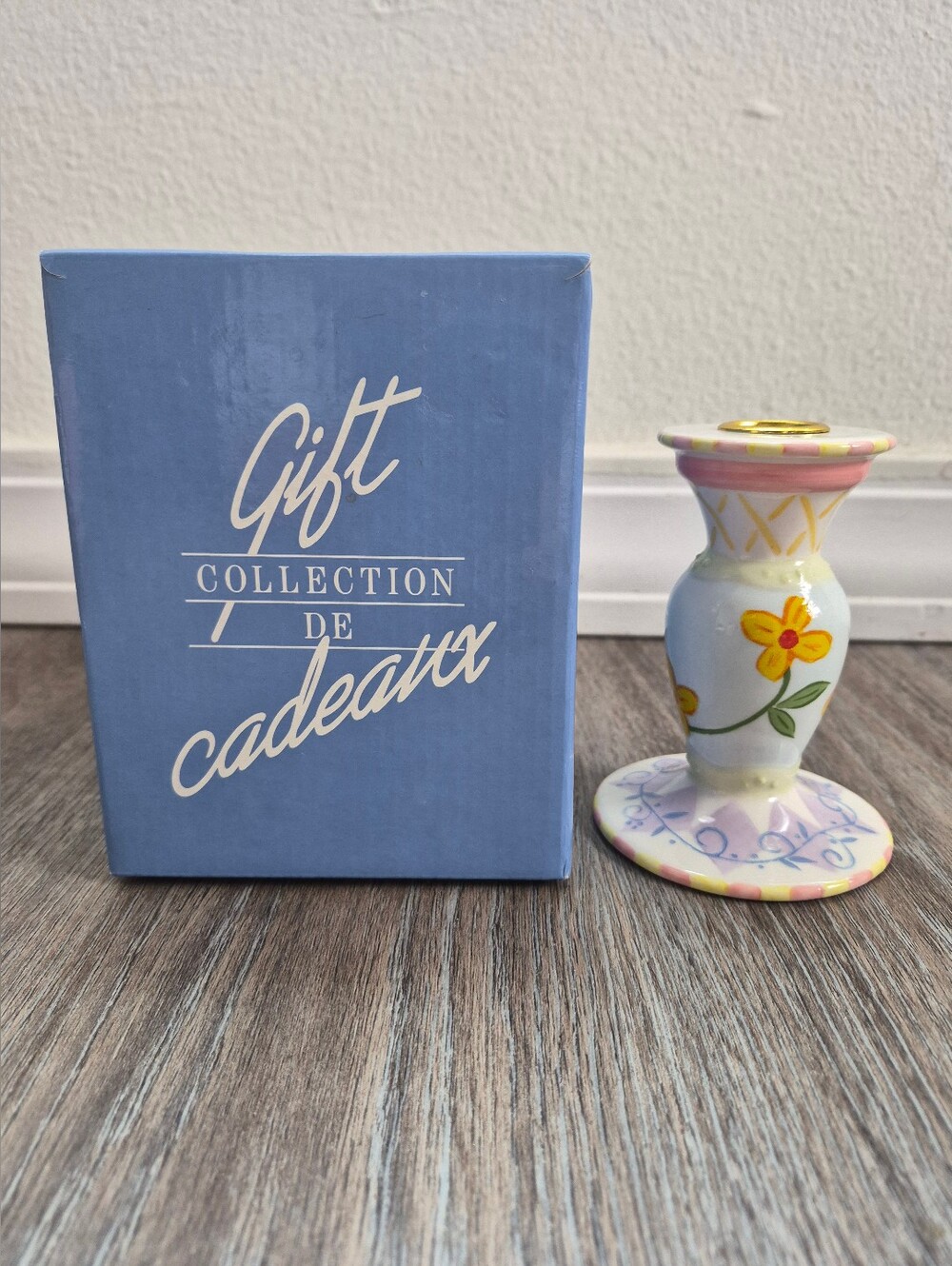 Vintage 2004 Avon "Beautiful Blossoms" fine ceramic taper Candle Holder, NIB